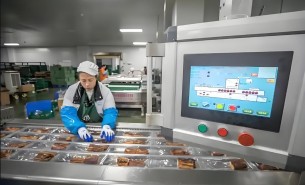 自動(dòng)檢重秤如何革新鹵肉重量分選流程